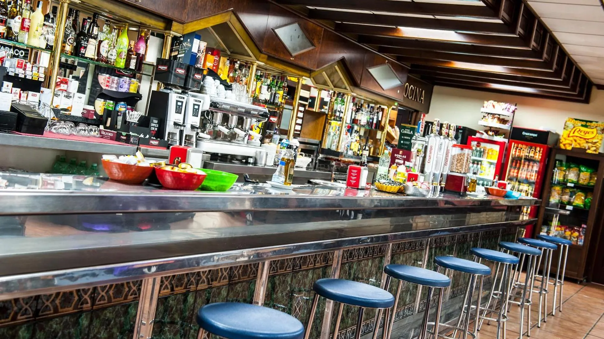 מלון לוסנה Hostal Las Palomas